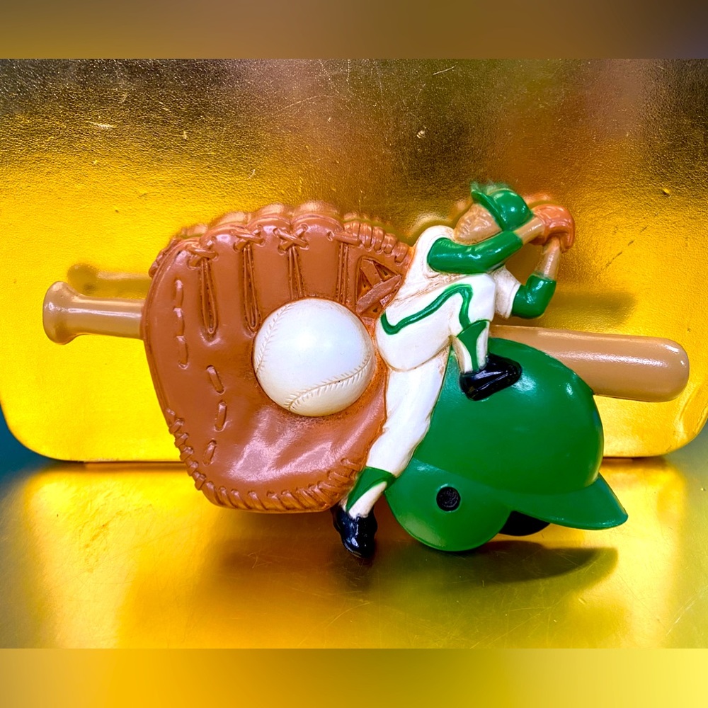 BERWOOD VTG 90’s BASEBALL PLAYER GLOVE BAT & BASEBALL WALL DECOR
